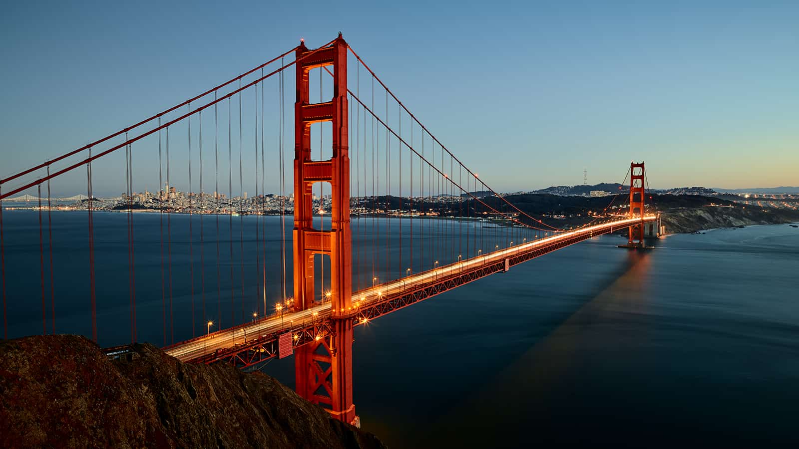"Golden Gate Bridge"