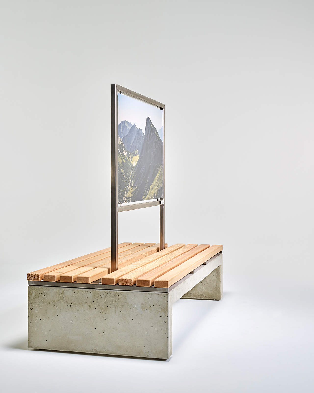 Das ARTBankerl, eine Designobjekt aus dem ARTStudio welches Sitzkomfort und Kunst im Freien vereint.